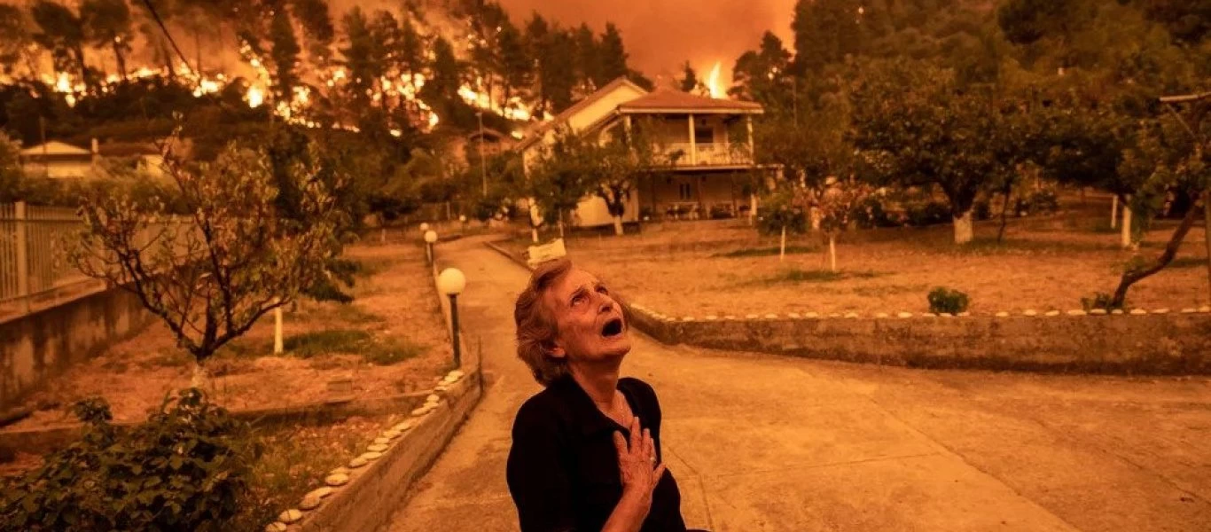 Φωτιά Εύβοια - Συγκλονίζει η κυρία Παναγιώτα: «Θόλωσε το μυαλό μου δεν ήξερα τι να κάνω - Φώναζα να με ακούσουν»